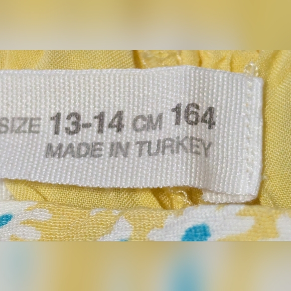 Zara kids skort in yellow flower print. Size US 13-14 (164cm) - Picture 3 of 3